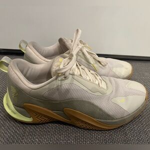 Rad One V2 Green Gum. Size 9 men’s.